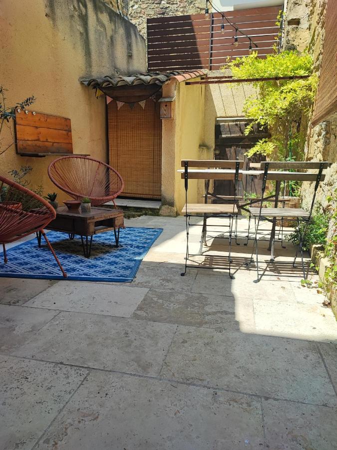 Maison De Village Avec Cour Aux Portes D'Avignon Антрег-сюр-ла-Сорг Экстерьер фото